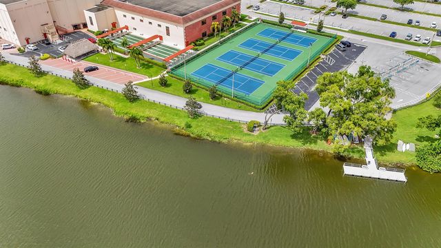 68 FANSHAW B, Boca Raton, FL 33434