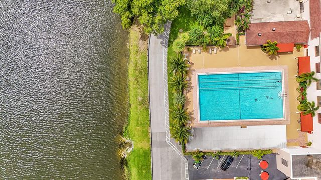 68 FANSHAW B, Boca Raton, FL 33434