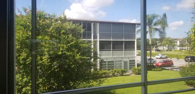 68 FANSHAW B, Boca Raton, FL 33434