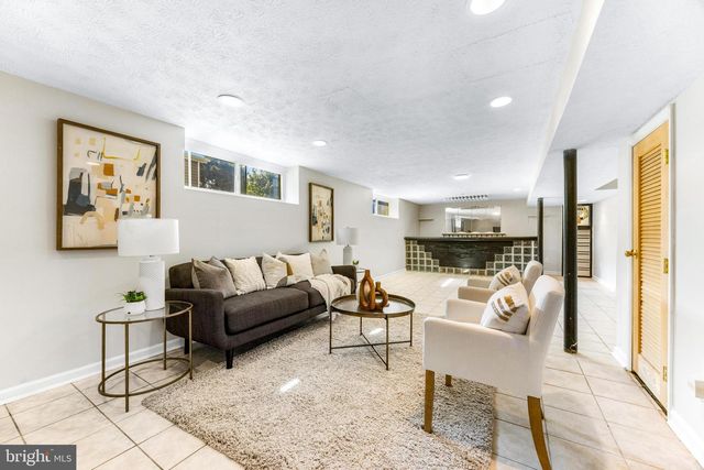 116 GREENMEADOW, Lutherville Timonium, MD 21093