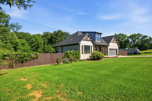 214 Mary Alice Dr, Leoma, TN 38468