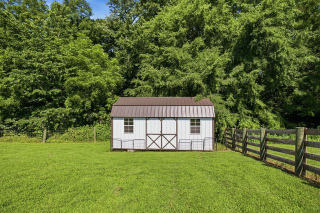 214 Mary Alice Dr, Leoma, TN 38468