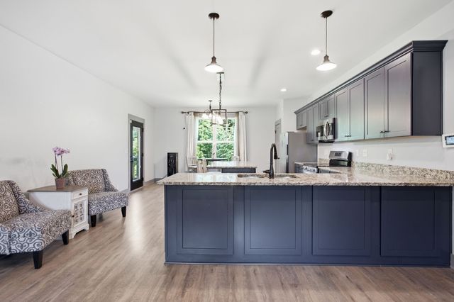 214 Mary Alice Dr, Leoma, TN 38468