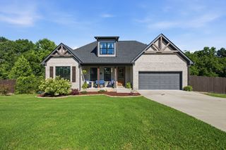 214 Mary Alice Dr, Leoma, TN 38468