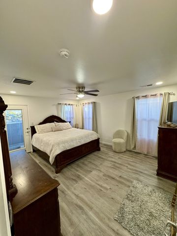 3936 Jaxson, Santa Fe, NM 87507