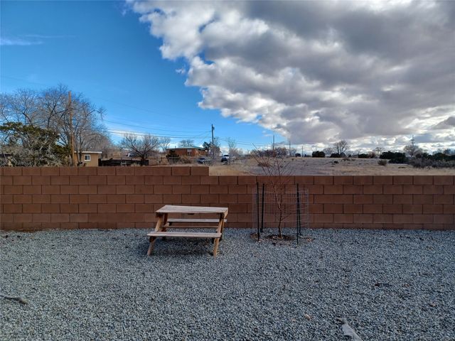 3936 Jaxson, Santa Fe, NM 87507