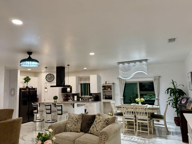 3936 Jaxson, Santa Fe, NM 87507