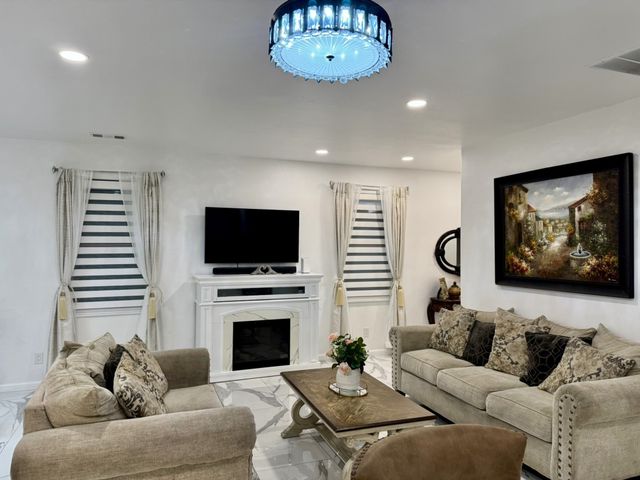 3936 Jaxson, Santa Fe, NM 87507