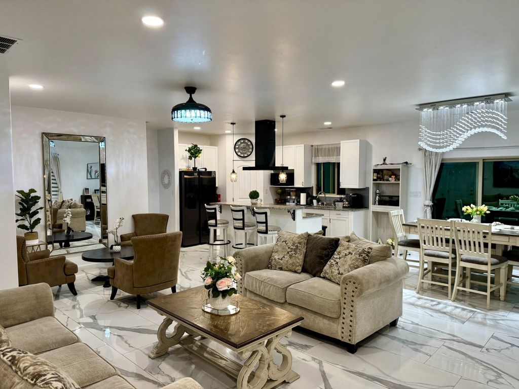 3936 Jaxson, Santa Fe, NM 87507