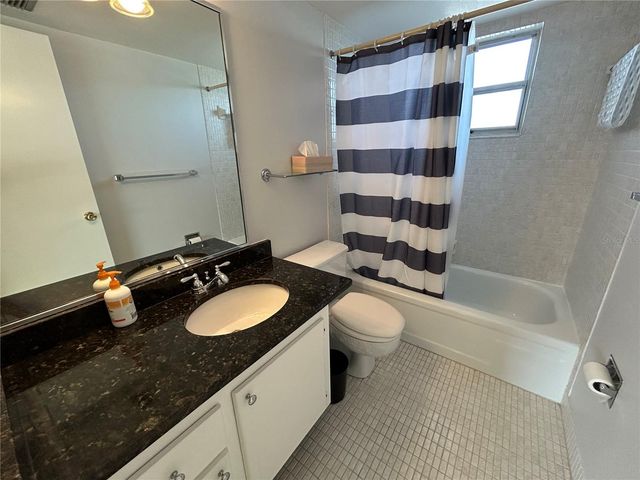 4080 IRONWOOD CIRCLE 402C, Bradenton, FL 34209