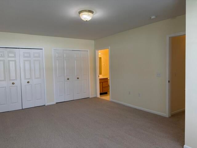 2736 S Knightsbridge Circle, Ann Arbor, MI 48105