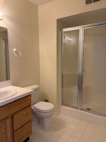 2736 S Knightsbridge Circle, Ann Arbor, MI 48105