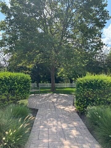 2736 S Knightsbridge Circle, Ann Arbor, MI 48105