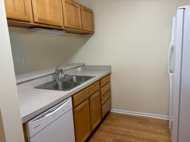 2736 S Knightsbridge Circle, Ann Arbor, MI 48105
