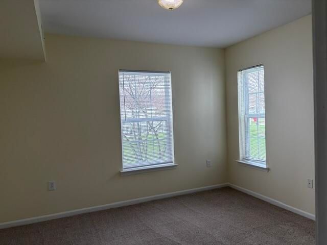 2736 S Knightsbridge Circle, Ann Arbor, MI 48105