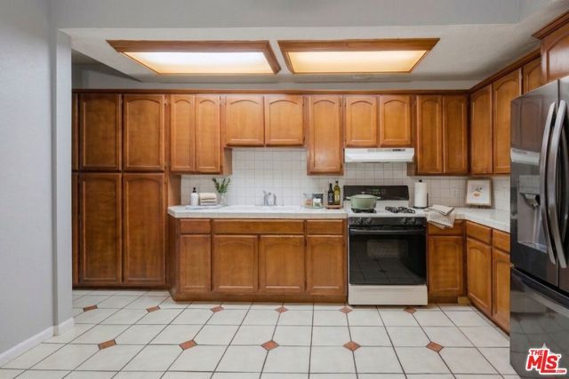 2822 S La Salle Avenue, Los Angeles, CA 90018