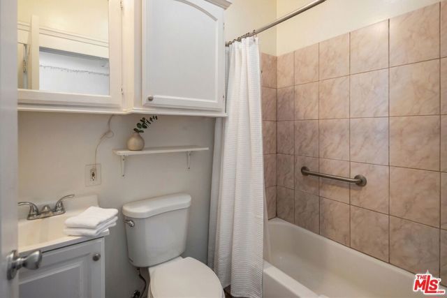 2822 S La Salle Avenue, Los Angeles, CA 90018