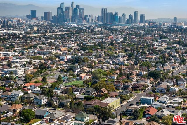 2822 S La Salle Avenue, Los Angeles, CA 90018