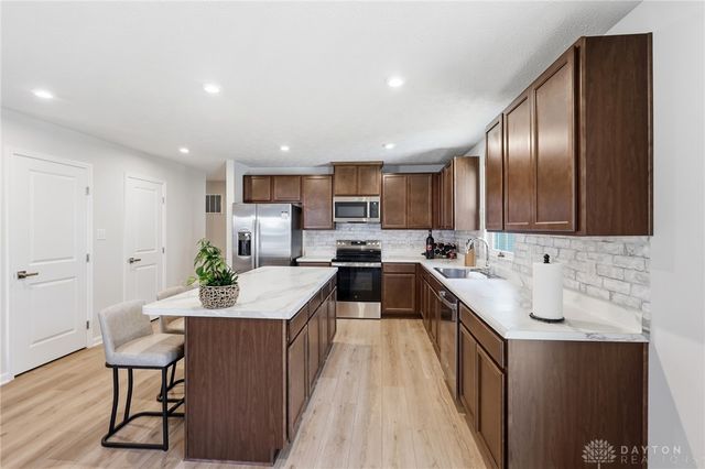 4156 Weeping Willow Drive, Dayton, OH 45404