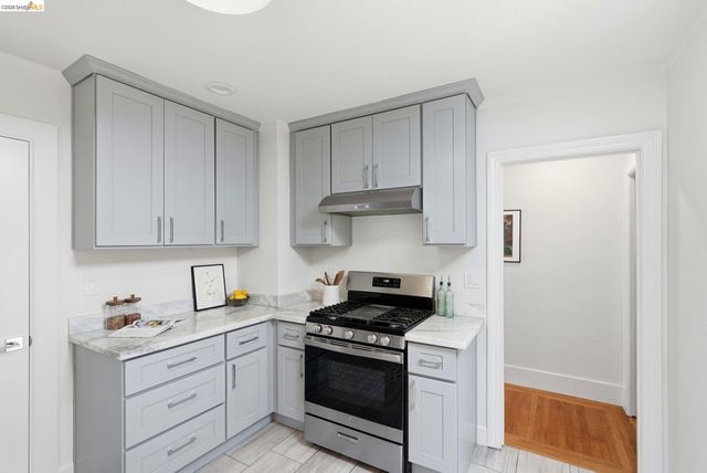 3142 Maxwell Avenue, Oakland, CA 94619