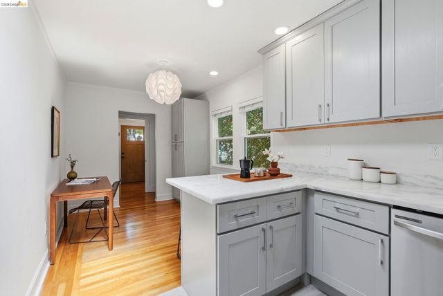 3142 Maxwell Avenue, Oakland, CA 94619
