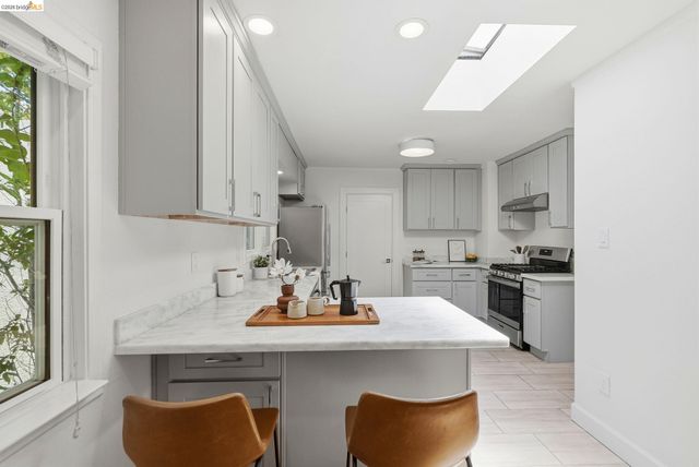 3142 Maxwell Avenue, Oakland, CA 94619