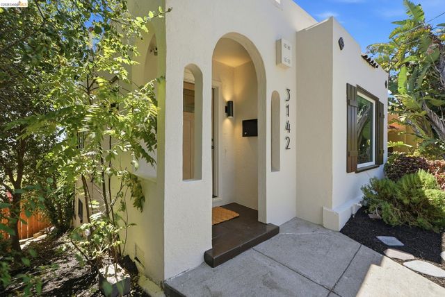 3142 Maxwell Avenue, Oakland, CA 94619