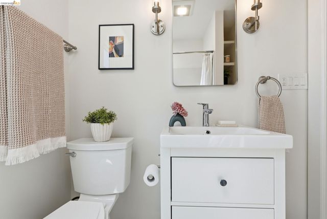 3142 Maxwell Avenue, Oakland, CA 94619