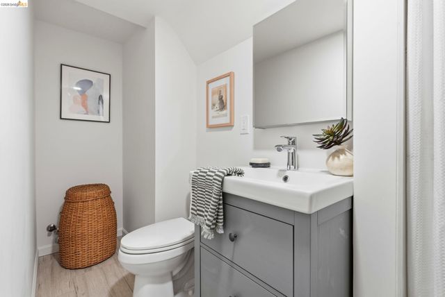 3142 Maxwell Avenue, Oakland, CA 94619
