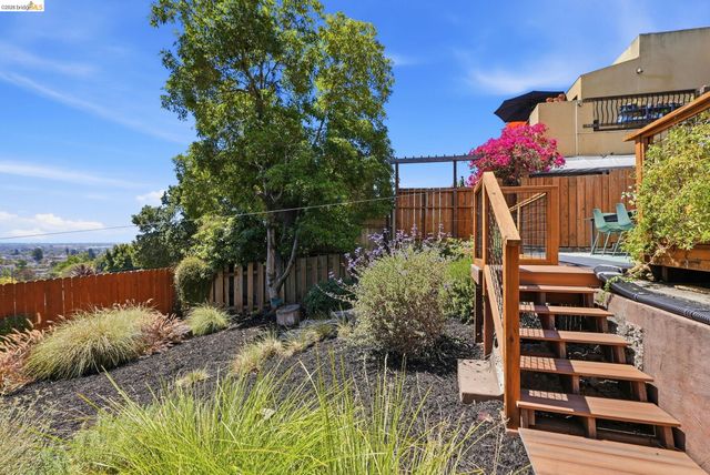 3142 Maxwell Avenue, Oakland, CA 94619
