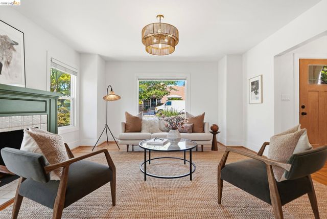 3142 Maxwell Avenue, Oakland, CA 94619