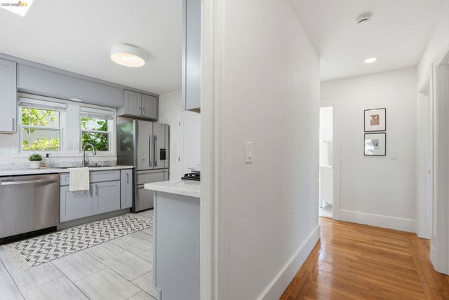 3142 Maxwell Avenue, Oakland, CA 94619
