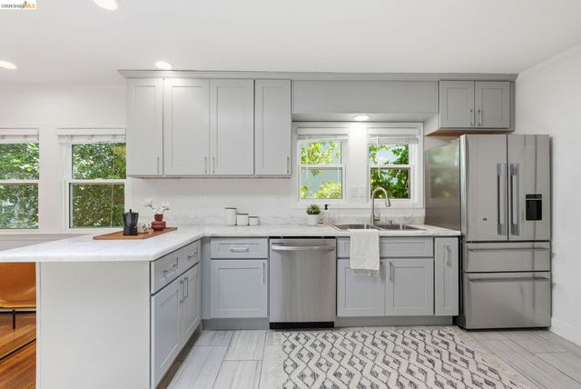 3142 Maxwell Avenue, Oakland, CA 94619