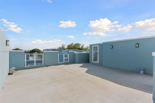 824 SE 12th Ct 828, Fort Lauderdale, FL 33316