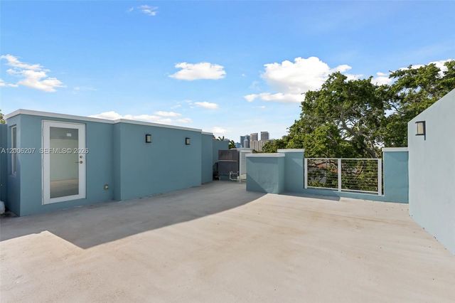 824 SE 12th Ct 828, Fort Lauderdale, FL 33316
