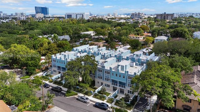 824 SE 12th Ct 828, Fort Lauderdale, FL 33316