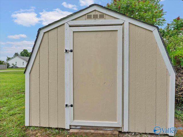 16451 Gordon Road, Athens, AL 35611