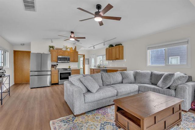9473 Huron Street, Pinckney, MI 48169