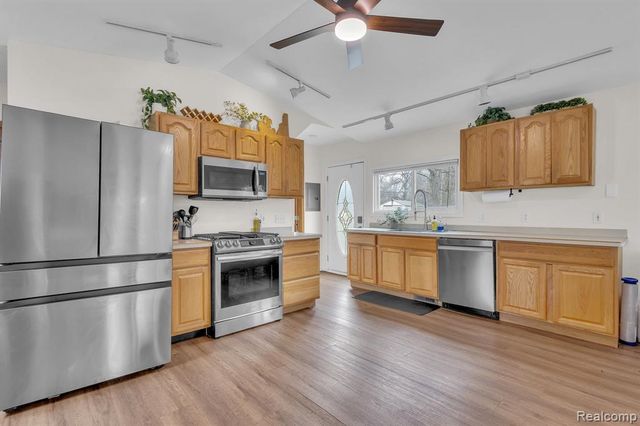 9473 Huron Street, Pinckney, MI 48169
