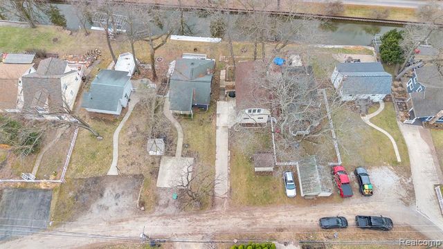 9473 Huron Street, Pinckney, MI 48169