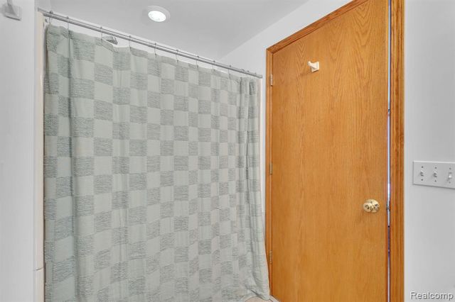 9473 Huron Street, Pinckney, MI 48169