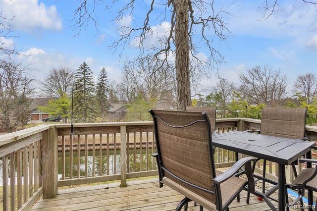 9473 Huron Street, Pinckney, MI 48169