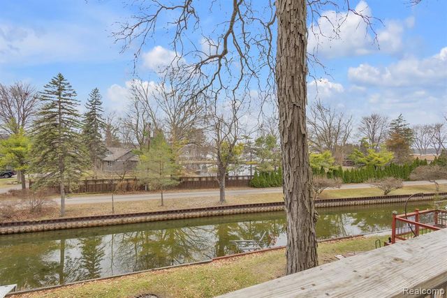 9473 Huron Street, Pinckney, MI 48169
