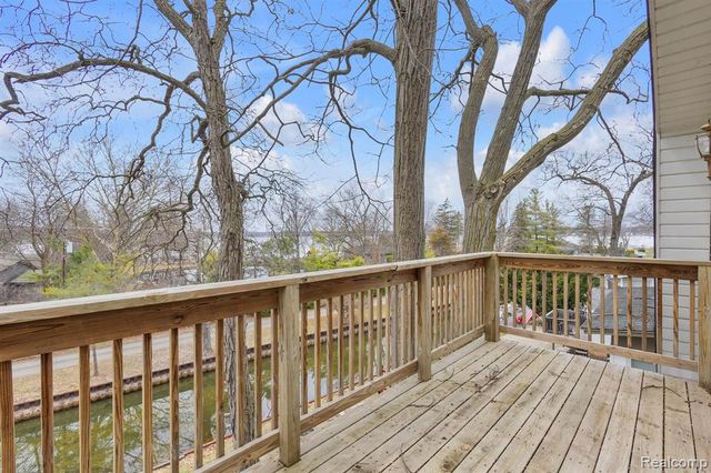 9473 Huron Street, Pinckney, MI 48169