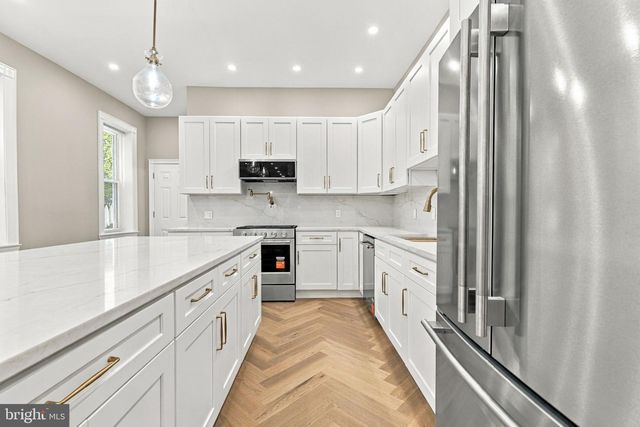 95 W WASHINGTON LN, Philadelphia, PA 19144
