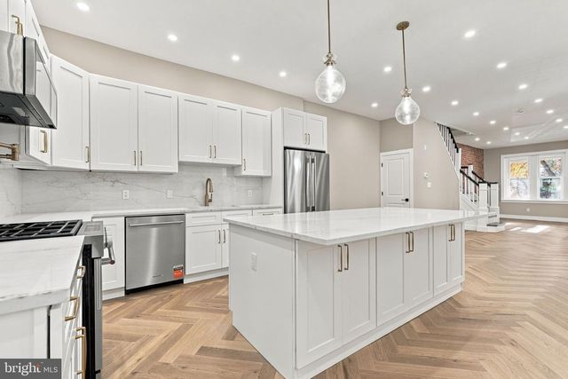 95 W WASHINGTON LN, Philadelphia, PA 19144