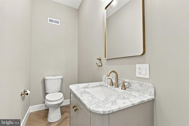 95 W WASHINGTON LN, Philadelphia, PA 19144