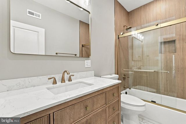 95 W WASHINGTON LN, Philadelphia, PA 19144