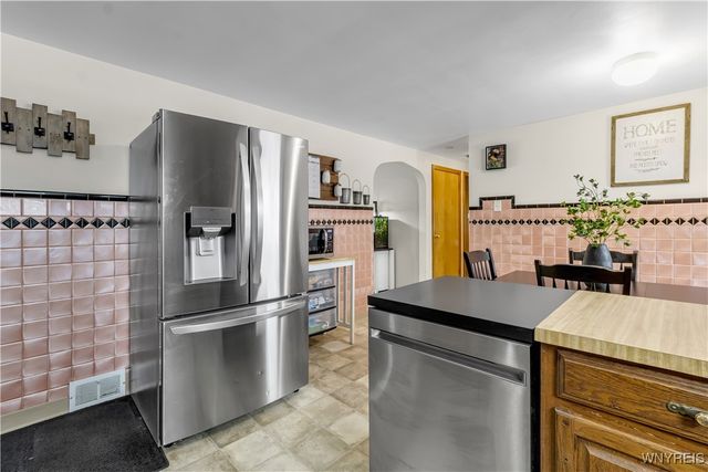 190 West Avenue, Lancaster, NY 14043