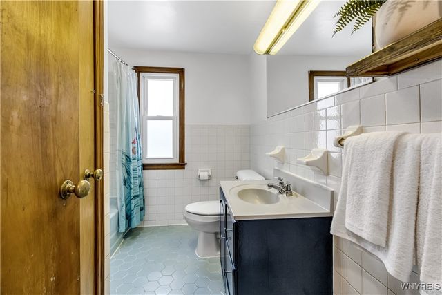 190 West Avenue, Lancaster, NY 14043